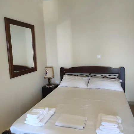 Comfortable Apoikia House For 2 *