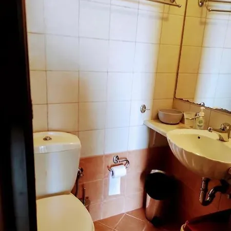 Comfortable Apoikia House For 2 *